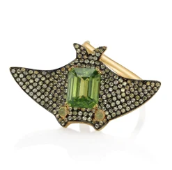 Green Zircon Hamorawan Large Manta Ray ring in Yellow Gold