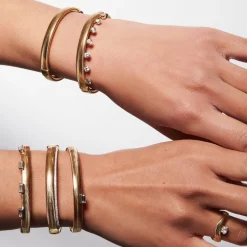 Oval Cut White Diamond Feelings Ring in Yellow Gold