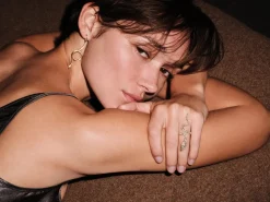 Pavé White Diamond Cobra Ring in Yellow Gold