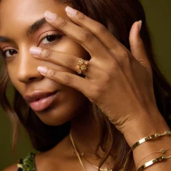 Tsavorite Business Meeting Bangle in Yellow Gold