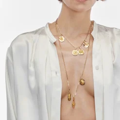 Wheat Medal Charm in Yellow Gold