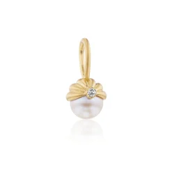 White Diamond and Pearl Scallop Pendant in Yellow Gold