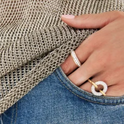 White Diamond Pavé Arco Ring in Yellow Gold