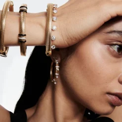 White Diamonds Feelings Bangle Bracelet in Yellow Gold